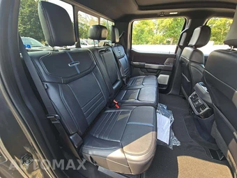 2026 Ford Super Duty F-450 Platinum Crew Cab Long Bed DRW - miniatura 13