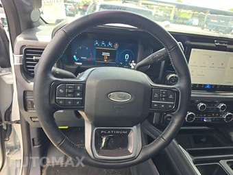 2026 Ford Super Duty F-450 Platinum Crew Cab Long Bed DRW - miniatura 10