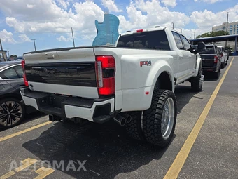2026 Ford Super Duty F-450 Platinum Crew Cab Long Bed DRW - miniatura 4