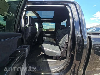 2026 Ford Super Duty F-450 Platinum Crew Cab Long Bed DRW - miniatura 13