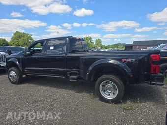 2026 Ford Super Duty F-450 Platinum Crew Cab Long Bed DRW - miniatura 2