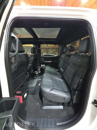 2026 Ford Super Duty F-450 Platinum Crew Cab Long Bed DRW - miniatura 13