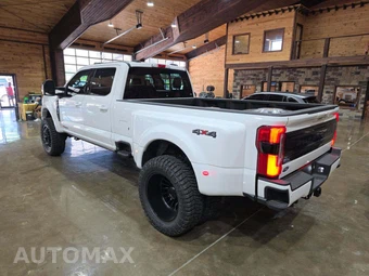 2026 Ford Super Duty F-450 Platinum Crew Cab Long Bed DRW - miniatura 2