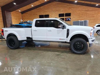2026 Ford Super Duty F-450 Platinum Crew Cab Long Bed DRW - miniatura 4