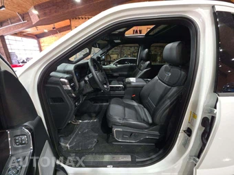 2026 Ford Super Duty F-450 Platinum Crew Cab Long Bed DRW - miniatura 6