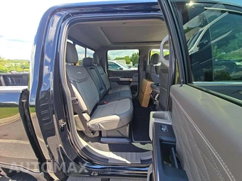2026 Ford Super Duty F-450 Platinum Crew Cab Long Bed DRW - miniatura 13