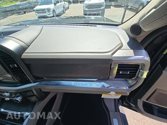 2026 Ford Super Duty F-450 Platinum Crew Cab Long Bed DRW - miniatura 16
