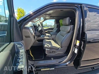 2026 Ford Super Duty F-450 Platinum Crew Cab Long Bed DRW - miniatura 3
