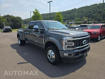 2026 Ford Super Duty F-450 Platinum Crew Cab Long Bed DRW - miniatura 4