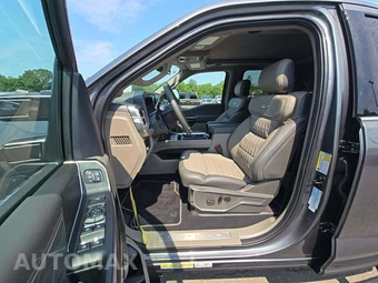 2026 Ford Super Duty F-450 Platinum Crew Cab Long Bed DRW - miniatura 6
