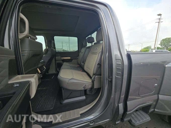 2026 Ford Super Duty F-450 Platinum Crew Cab Long Bed DRW - miniatura 13