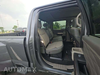 2026 Ford Super Duty F-450 Platinum Crew Cab Long Bed DRW - miniatura 16