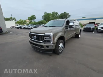 2026 Ford Super Duty F-450 Platinum Crew Cab Long Bed DRW