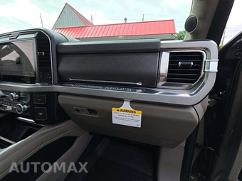 2026 Ford Super Duty F-450 Platinum Crew Cab Long Bed DRW - miniatura 16