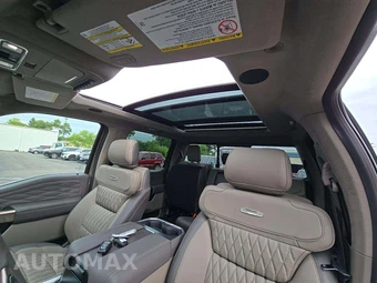 2026 Ford Super Duty F-450 Platinum Crew Cab Long Bed DRW - miniatura 8