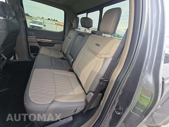 2026 Ford Super Duty F-450 Platinum Crew Cab Long Bed DRW - miniatura 13