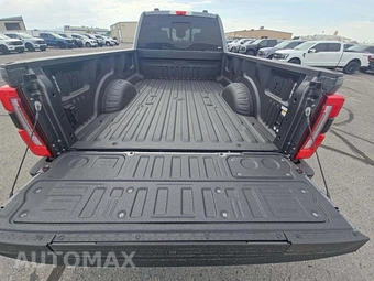 2026 Ford Super Duty F-450 Platinum Crew Cab Long Bed DRW - miniatura 14
