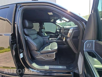 2026 Ford Super Duty F-450 Platinum Crew Cab Long Bed DRW - miniatura 18