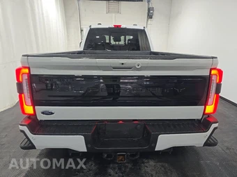 2026 Ford Super Duty F-450 Platinum Crew Cab Long Bed DRW - miniatura 5