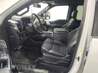 2026 Ford Super Duty F-450 Platinum Crew Cab Long Bed DRW - miniatura 7
