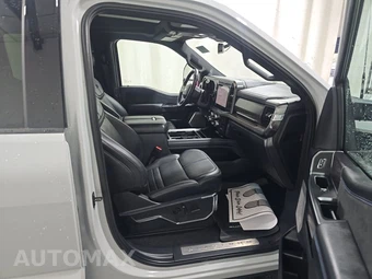 2026 Ford Super Duty F-450 Platinum Crew Cab Long Bed DRW - miniatura 8