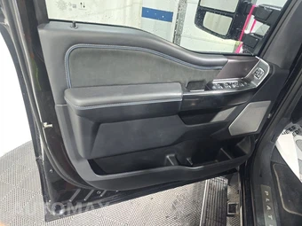 2026 Ford Super Duty F-450 Platinum Crew Cab Long Bed DRW - miniatura 9