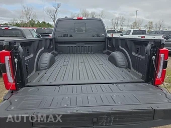 2026 Ford Super Duty F-450 Platinum Crew Cab Long Bed DRW - miniatura 19