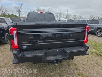2026 Ford Super Duty F-450 Platinum Crew Cab Long Bed DRW - miniatura 5