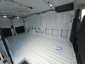 2026 Ford Transit 150 Cargo Van Low Roof 148.0" WB - miniatura 15
