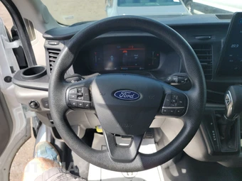2026 Ford Transit 250 Cargo Van High Roof - miniatura 4