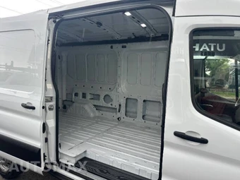 2026 Ford Transit 250 Cargo Van Medium Roof 148.0" WB - miniatura 17