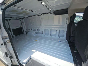 2026 Ford Transit 350 Cargo Van Low Roof 148.0" WB - miniatura 15
