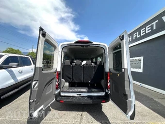2026 Ford Transit Passenger Van XLT Medium Roof 148.0" WB - miniatura 23