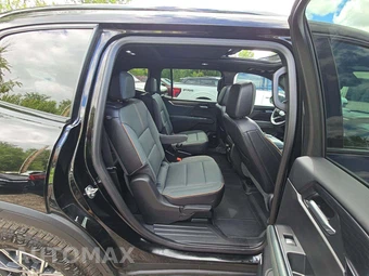 2026 GMC Acadia AT4 - miniatura 17