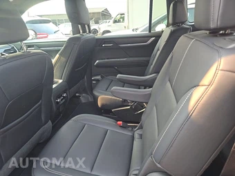 2026 GMC Acadia Elevation 4SD - miniatura 13
