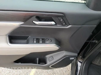 2026 GMC Acadia Elevation 4SD - miniatura 12