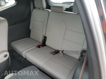 2026 GMC Acadia Elevation 4SD - miniatura 8