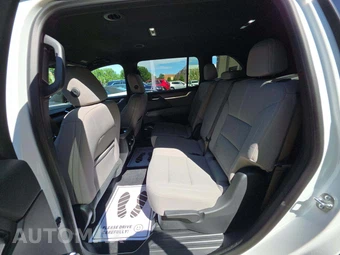 2026 GMC Acadia Elevation 4SD - miniatura 13