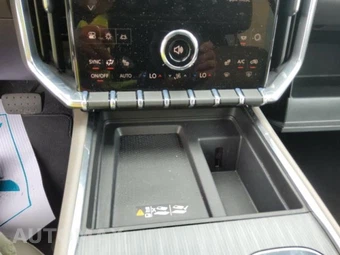 2026 GMC Acadia Elevation 4SD - miniatura 13