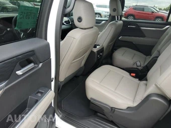 2026 GMC Acadia Elevation 4SD - miniatura 6