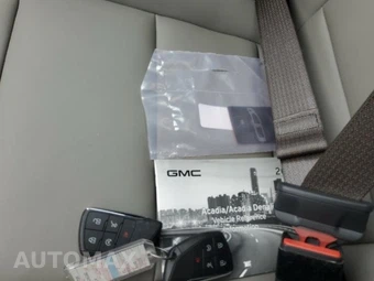 2026 GMC Acadia Elevation 4SD - miniatura 13