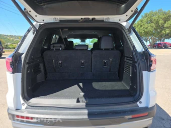 2026 GMC Acadia Elevation 4SD - miniatura 12