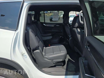 2026 GMC Acadia Elevation 4SD - miniatura 14