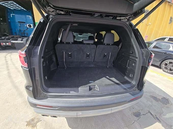 2026 GMC Acadia Elevation 4SD - miniatura 12