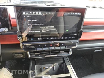 2026 GMC HUMMER EV SUV 3X - miniatura 10