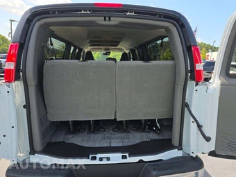 2026 GMC Savana 3500 Passenger Van LT 1LT 155.1" WB - miniatura 12
