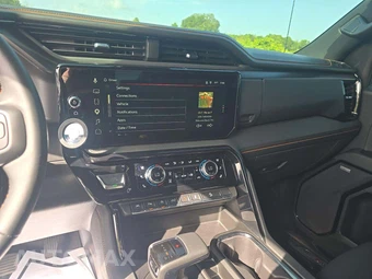 2026 GMC Sierra 1500 AT4 Crew Cab Short Bed 4SB - miniatura 7