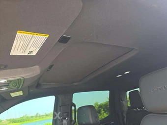 2026 GMC Sierra 1500 AT4 Crew Cab Short Bed 4SB - miniatura 8