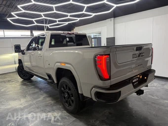 2026 GMC Sierra 2500HD AT4 Crew Cab Medium Bed - miniatura 3