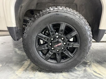 2026 GMC Sierra 2500HD AT4 Crew Cab Medium Bed - miniatura 34